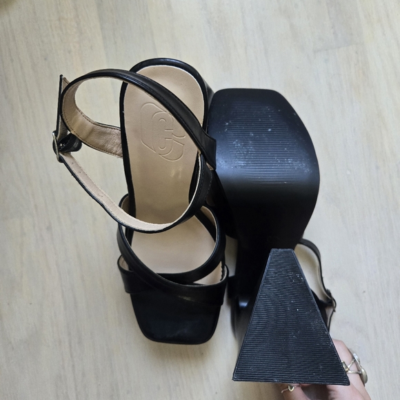 Platform Heeled Sandals - Picture 5 of 5